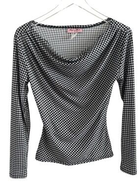 Heart of Haute Black & White Houndstooth Cowl Neck Long Sleeve Top